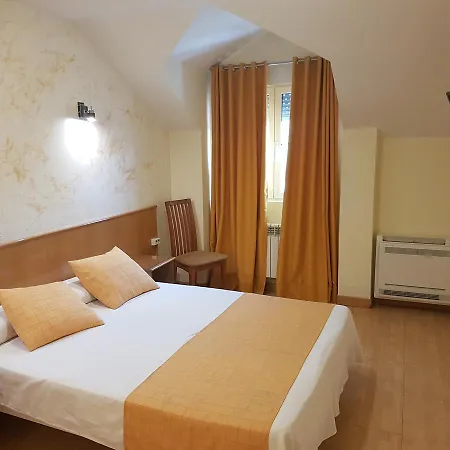 Hotell Camargo 3*