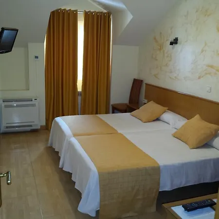 Hotell Camargo 3*