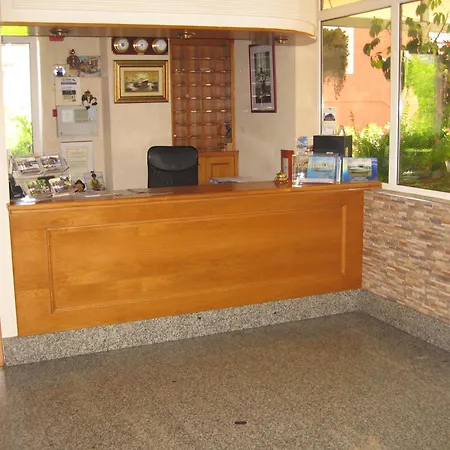 Отель Camargo 3*