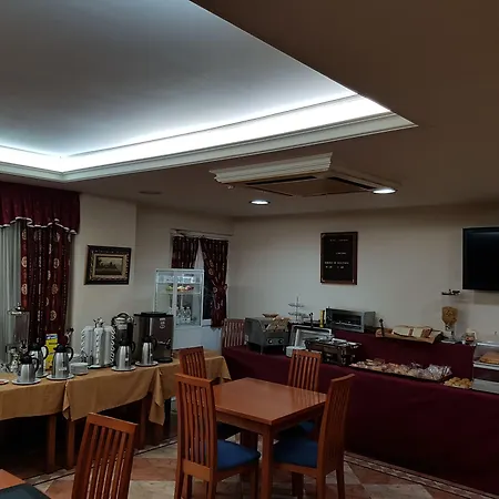 Отель Camargo 3*